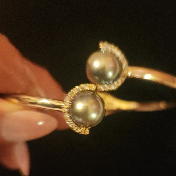 Sophisticated Gold and Silver Bracelet - Picture 6 of 6